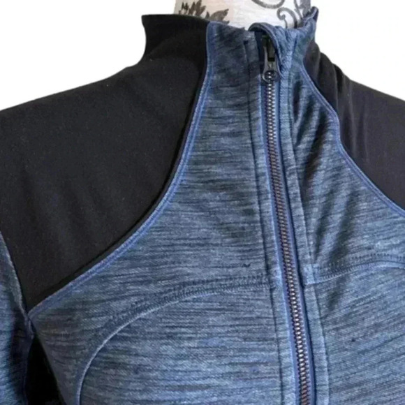 Lululemon Forme  Jacket Reversible Slub Denim Limitless Blue 11/2012 Women's 6 - Picture 7 of 14